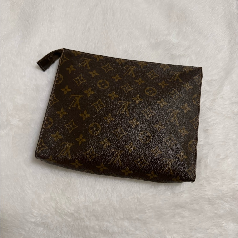 AUTH LV TOILETRY